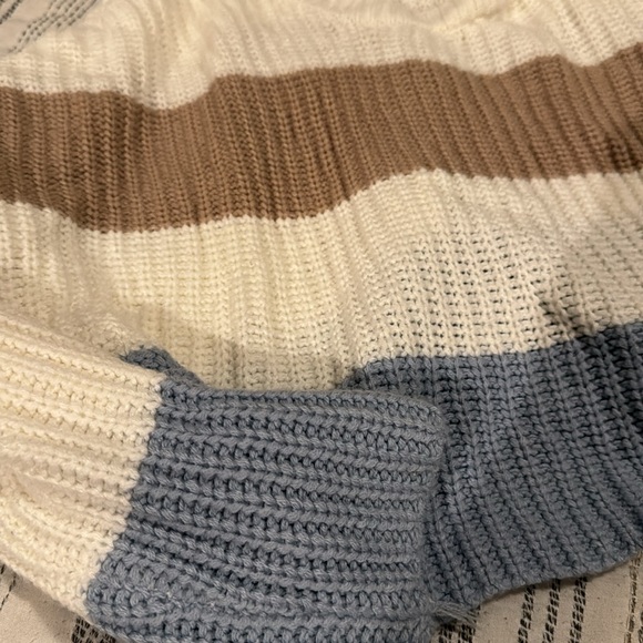 Cute Sweater - Picture 3 of 3